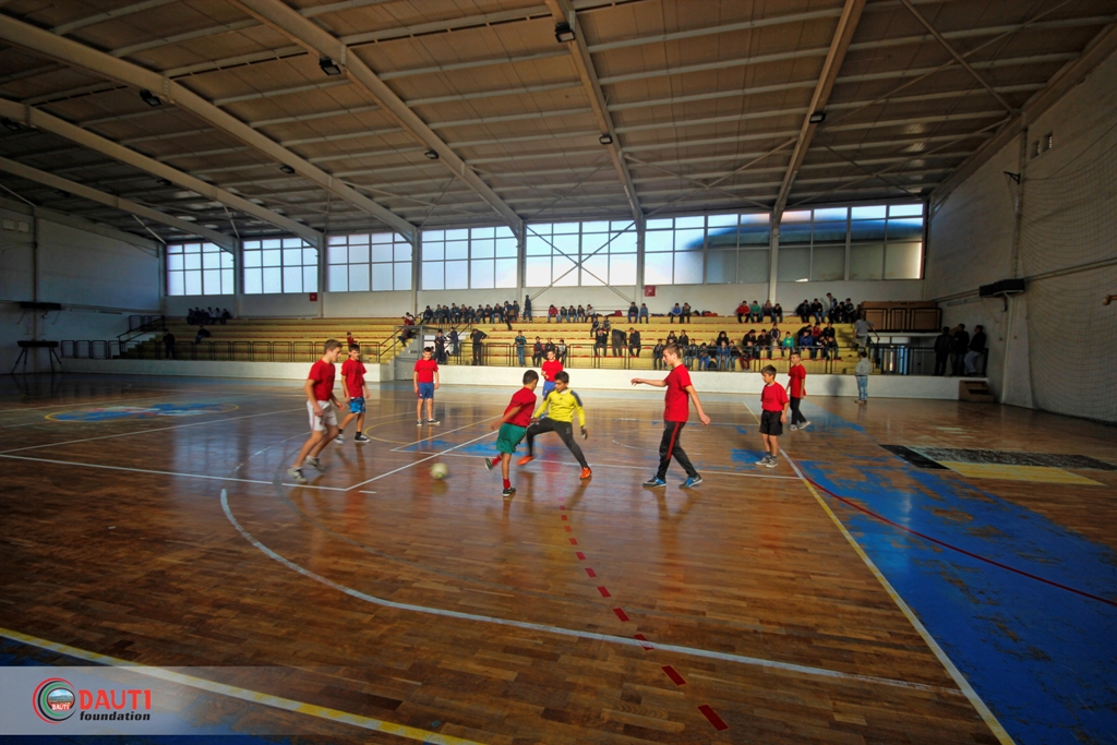 Filloi Liga shkollore në futboll të vogël