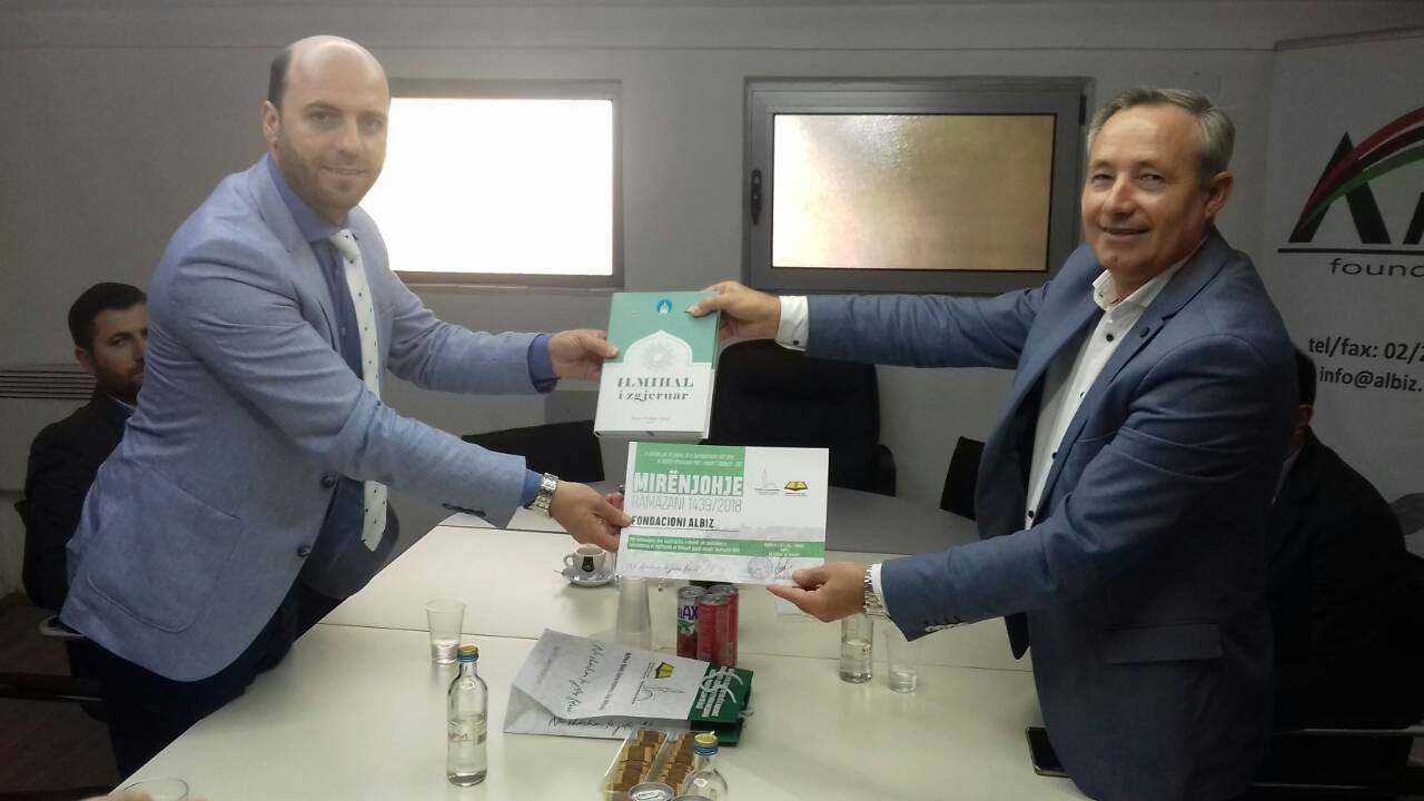 Myftiu i Shkupit e vizitoi Fondacionin Albiz
