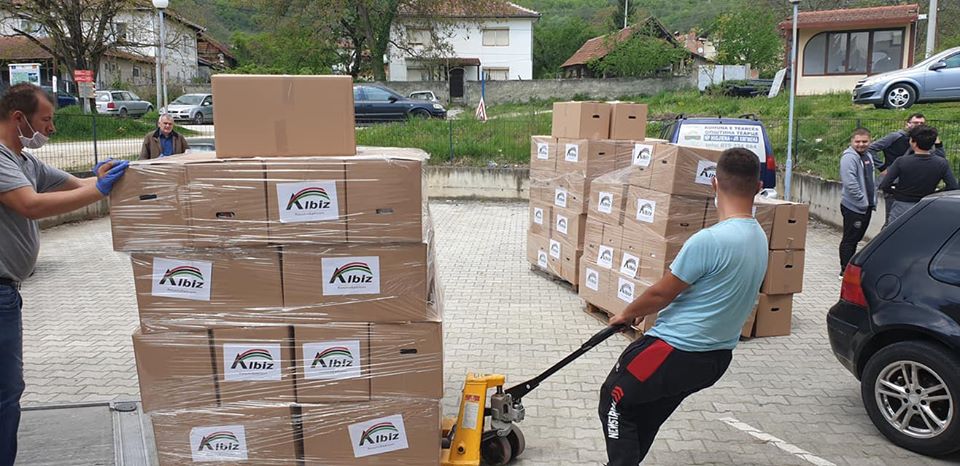 Fondacioni ALBIZ siguroi mbështetje për familje në nevojë në Komunën e Tearcës